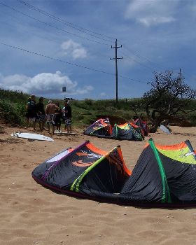 Kitesurfing