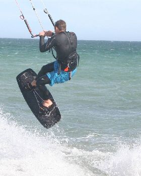Kitesurfing
