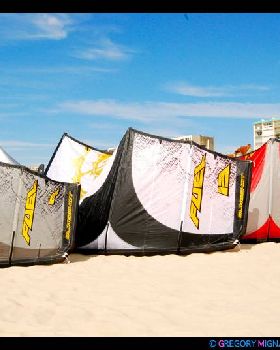 Kitesurfing