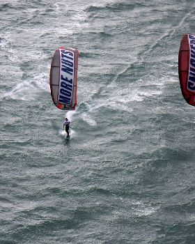 SNICKERS BASS STRAIT CROSSING
