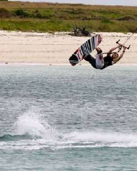 Kitesurfing