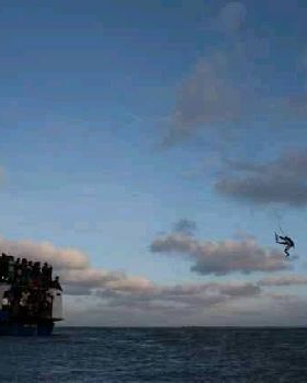 Kitesurfing