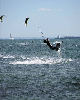 Kitesurfing