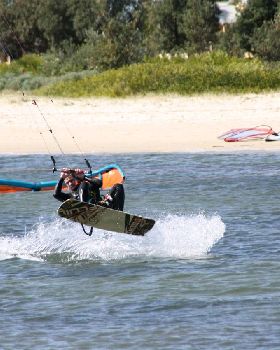 Kitesurfing