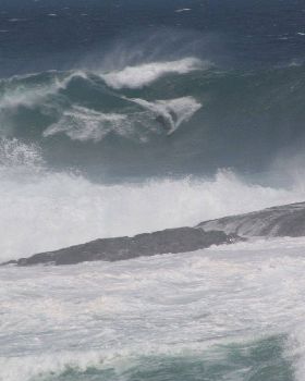 Kitesurfing
