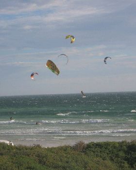 Kitesurfing