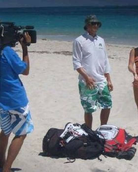 Angela Tsun from 9 Weather learns to Kite with AKS
