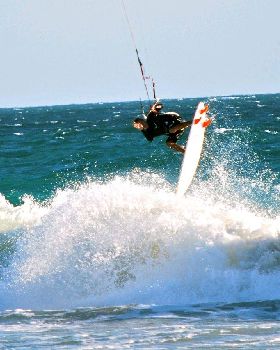 Kitesurfing