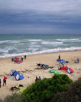 Kitesurfing