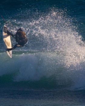 Strapless kitesurfing