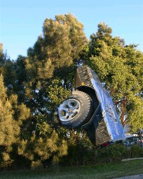 Tree humping trailer Cab