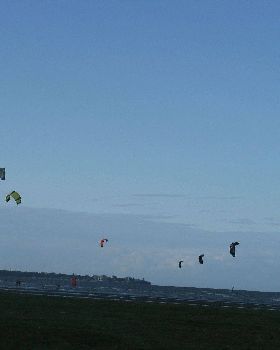 Kitesurfing