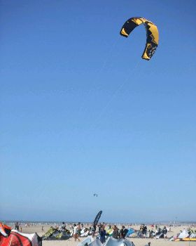 Kitesurfing
