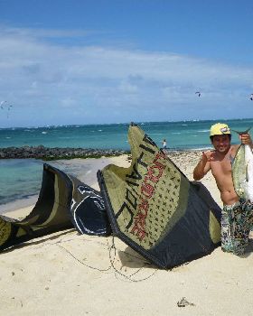Kitesurfing