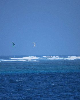 Kitesurfing