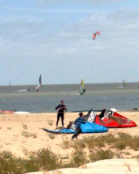 Kitesurfing