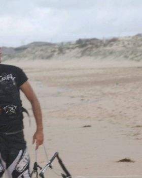 Kitesurfing
