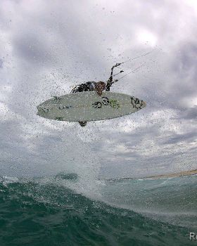 Kitesurfing