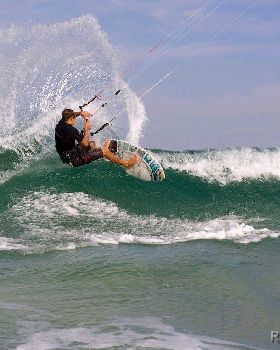 Kitesurfing
