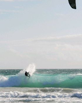 Kitesurfing