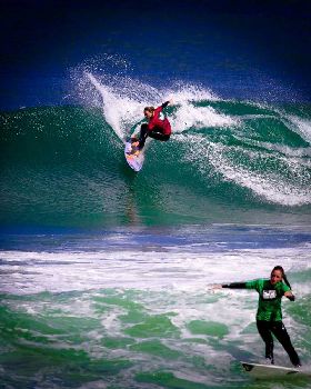 Kitesurfing