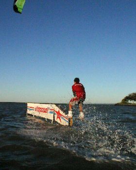 Kitesurfing