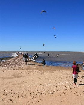 Kitesurfing