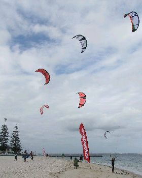 2010 1119RaceKite0203-53
