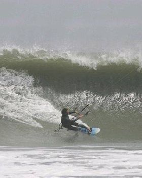 Mako Wave riding