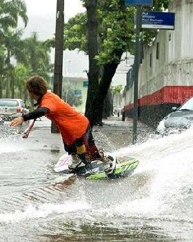 Kitesurfing