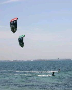 Kitesurfing