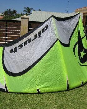 Kitesurfing