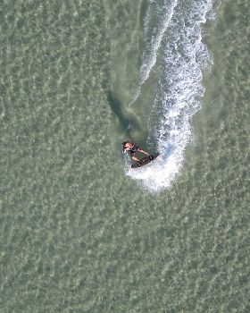 The Alley.. 14 knots, 13M CB IDS, 143 Wave Doctor