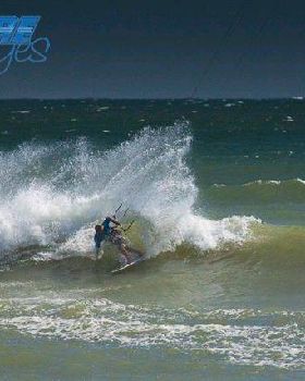 Kitesurfing
