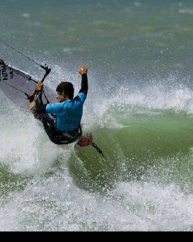 Keahi De Aboitiz wins PKRA Mexico Wave Event