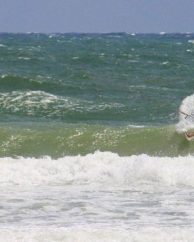 Kitesurfing