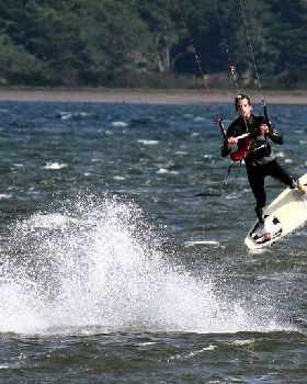 Kitesurfing