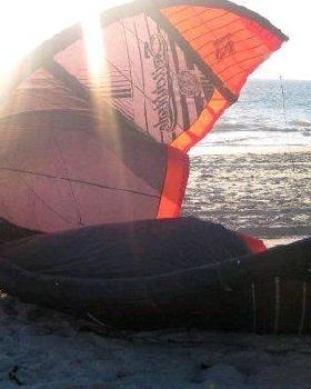 Kitesurfing