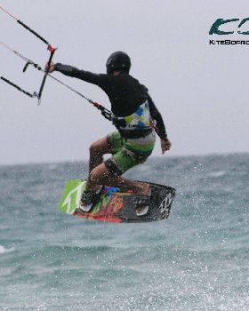 Kitesurfing
