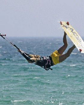 Kitesurfing