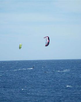 Kitesurfing