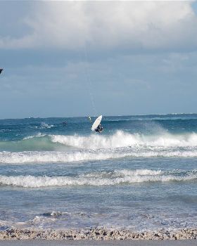 Kitesurfing