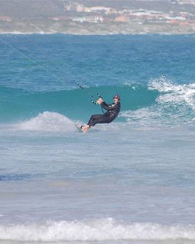 Kitesurfing