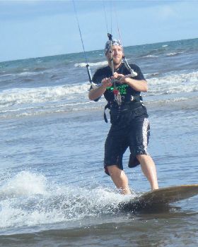 Kitesurfing