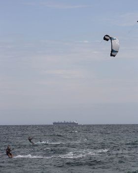 Kitesurfing