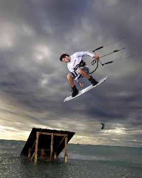 at least someone can hit the kicker with style