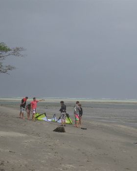 Kitesurfing