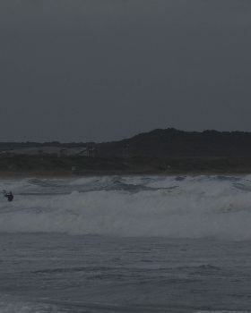 Kitesurfing