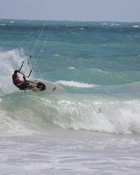 Kitesurfing