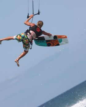 lennox head sunday  6 nov....kite expo.... c\o www.australiankiteboarding.com